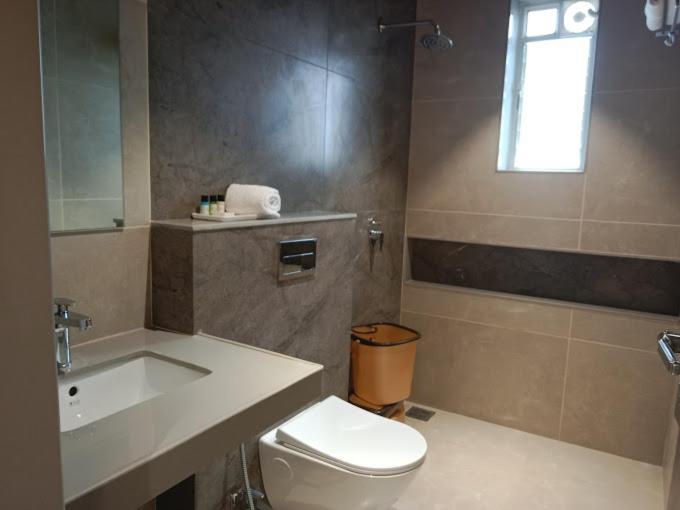 Narayani Executive Hotel Tuljapur ภายนอก รูปภาพ
